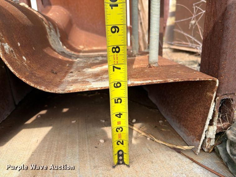 image for item FC0018 (6) concrete curb forms