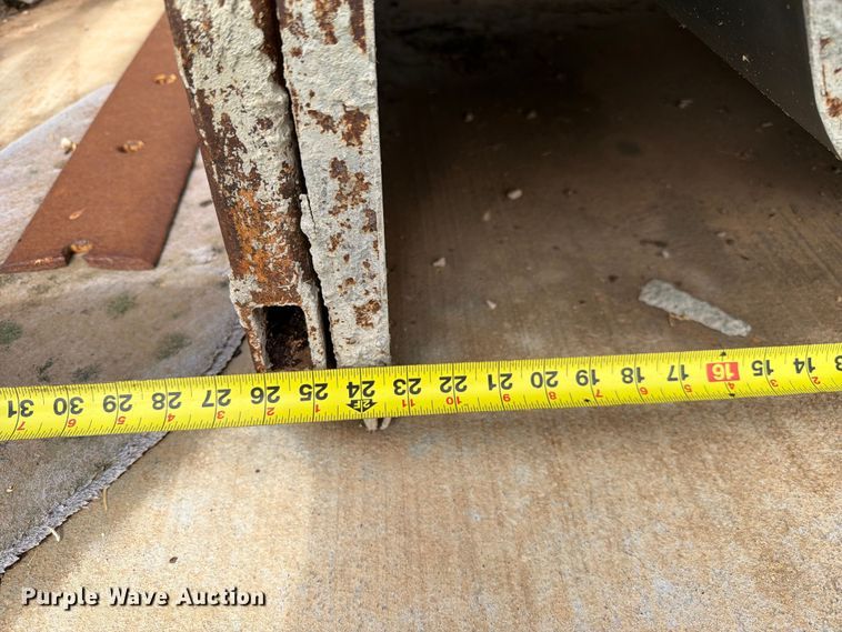 image for item FC0018 (6) concrete curb forms