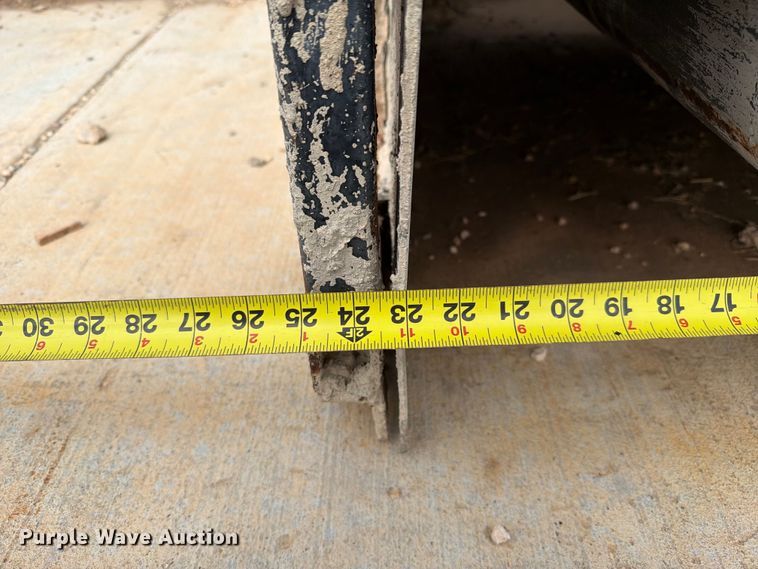image for item FC0018 (6) concrete curb forms