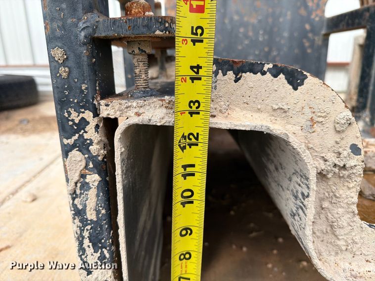 image for item FC0018 (6) concrete curb forms