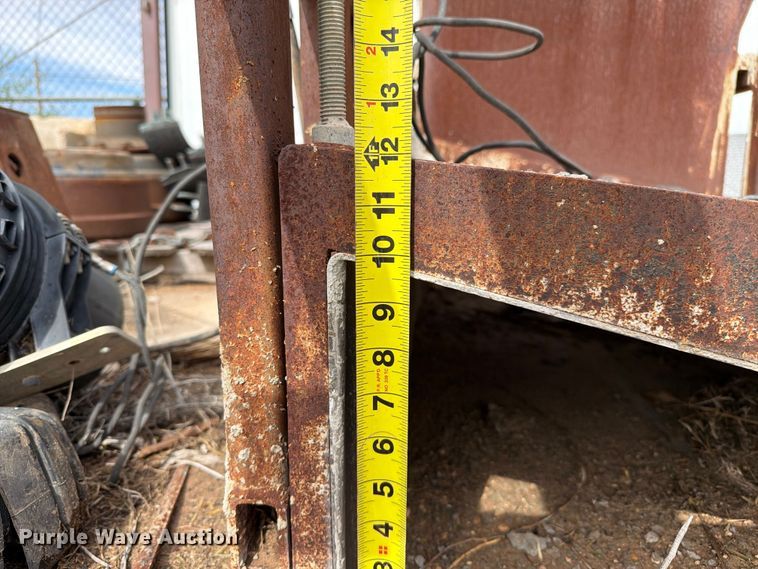 image for item FC0018 (6) concrete curb forms