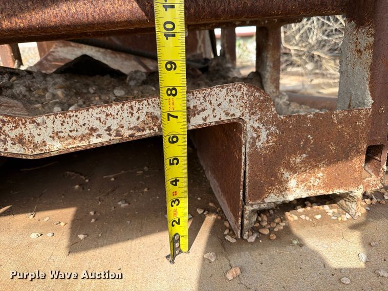 image for item FC0018 (6) concrete curb forms
