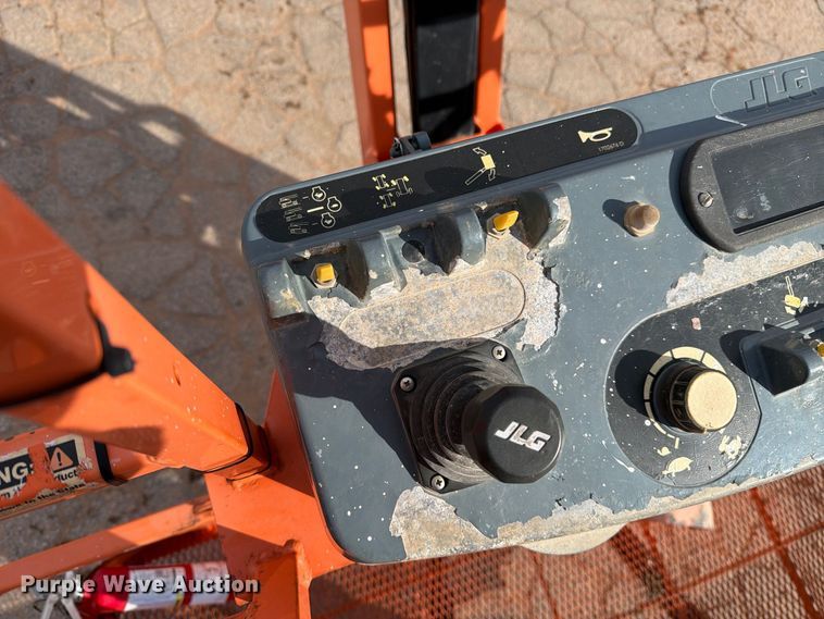 image for item FC0026 2015 JLG 450AJ boom lift
