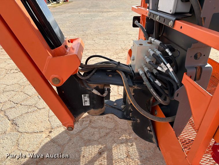 image for item FC0026 2015 JLG 450AJ boom lift