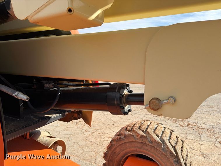 image for item FC0026 2015 JLG 450AJ boom lift