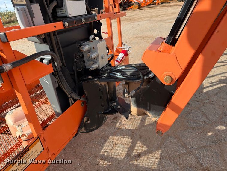 image for item FC0026 2015 JLG 450AJ boom lift