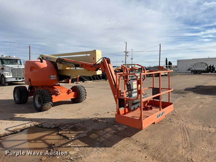 image for item FC0027 2011 JLG 450AJ boom lift