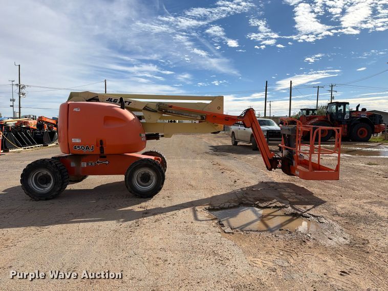 image for item FC0027 2011 JLG 450AJ boom lift