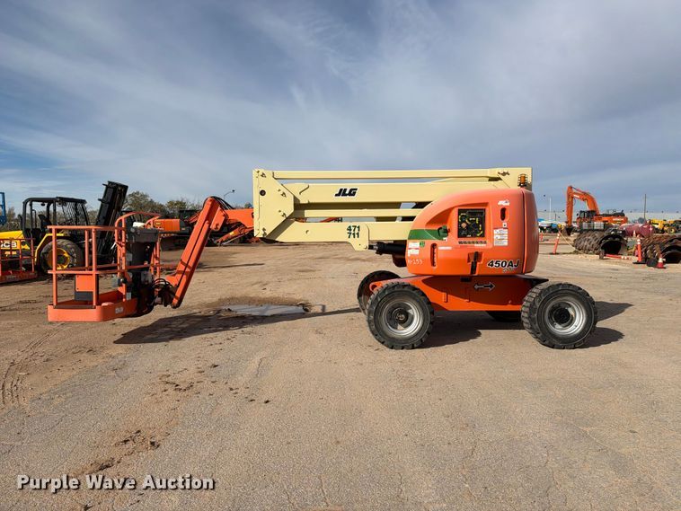 image for item FC0027 2011 JLG 450AJ boom lift