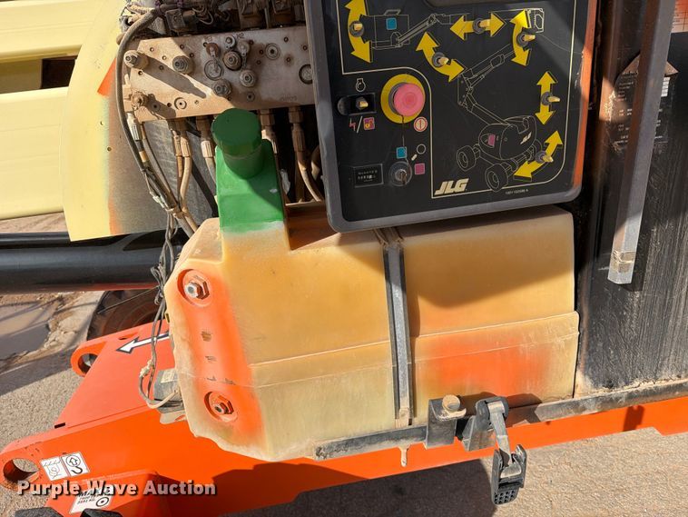image for item FC0027 2011 JLG 450AJ boom lift