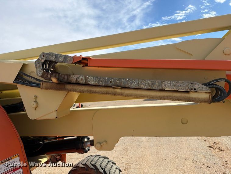 image for item FC0027 2011 JLG 450AJ boom lift