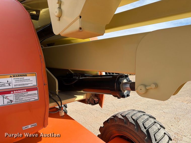 image for item FC0027 2011 JLG 450AJ boom lift
