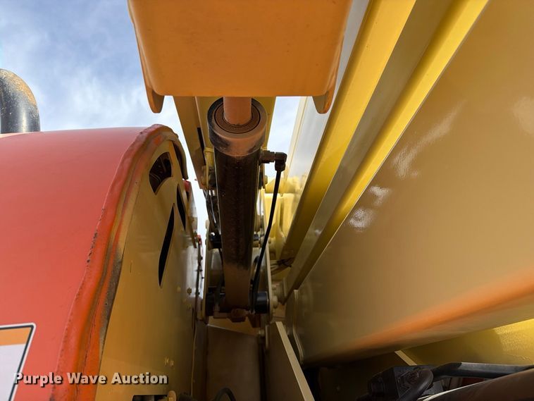 image for item FC0027 2011 JLG 450AJ boom lift