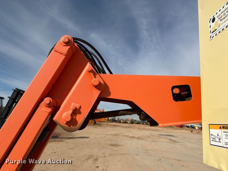 image for item FC0027 2011 JLG 450AJ boom lift
