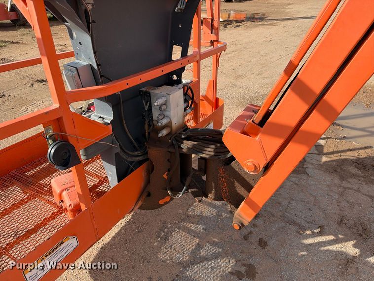 image for item FC0027 2011 JLG 450AJ boom lift