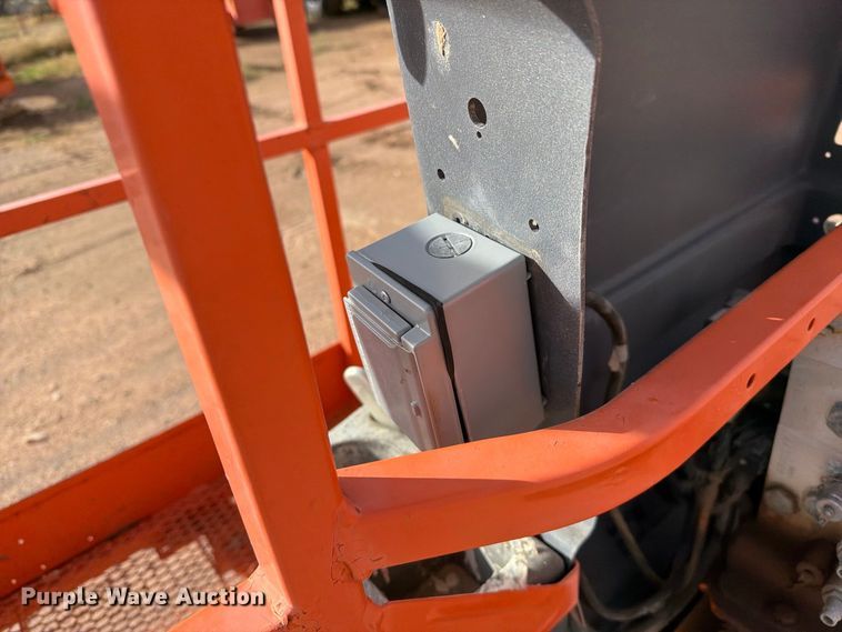 image for item FC0027 2011 JLG 450AJ boom lift