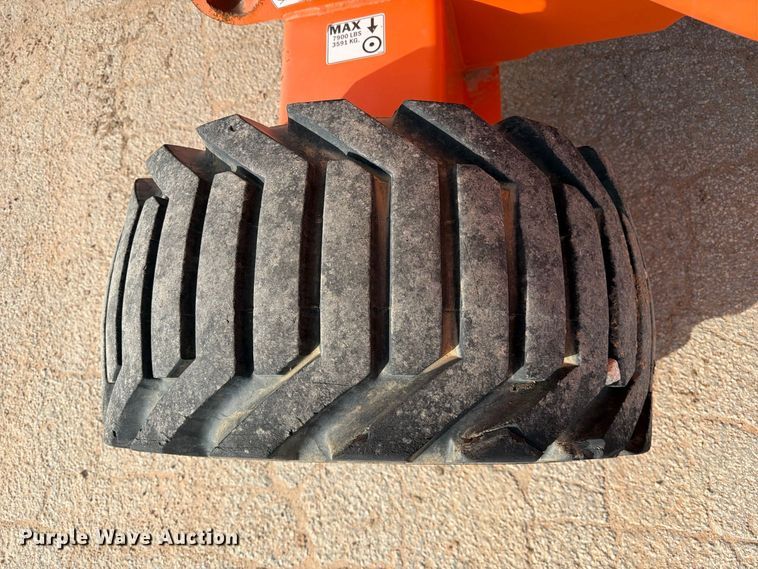 image for item FC0027 2011 JLG 450AJ boom lift