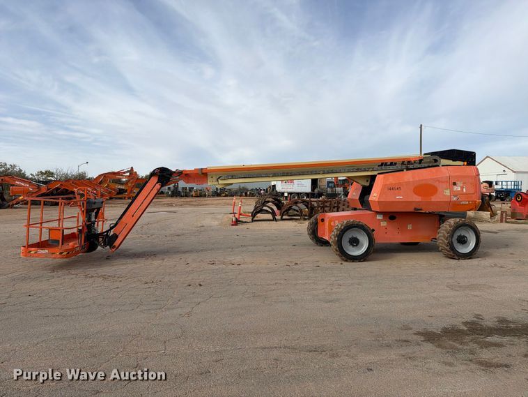 image for item FC0028 2014 JLG 660SJ boom lift