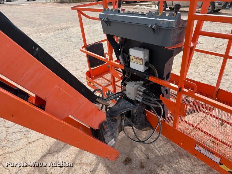 image for item FC0028 2014 JLG 660SJ boom lift