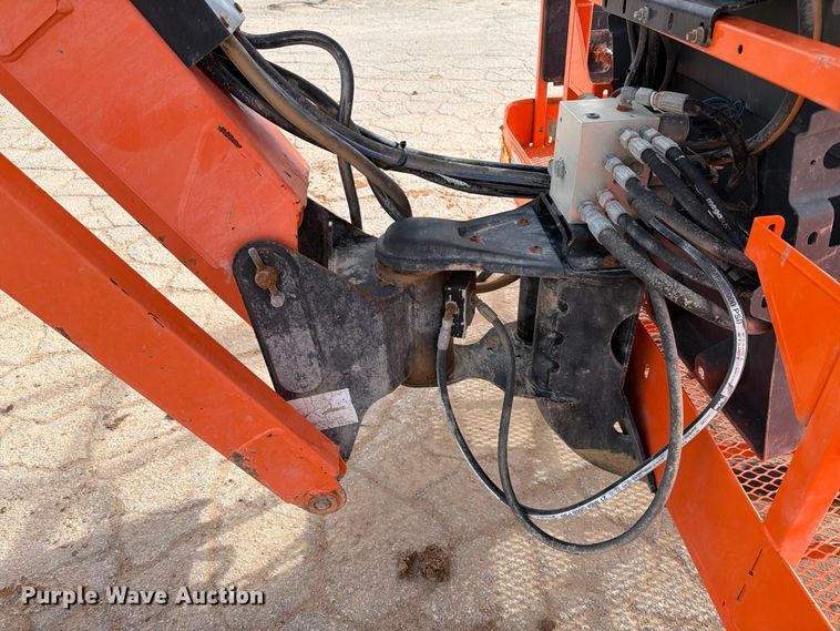 image for item FC0028 2014 JLG 660SJ boom lift
