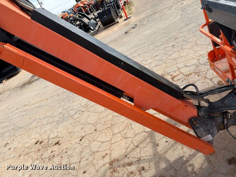 image for item FC0028 2014 JLG 660SJ boom lift