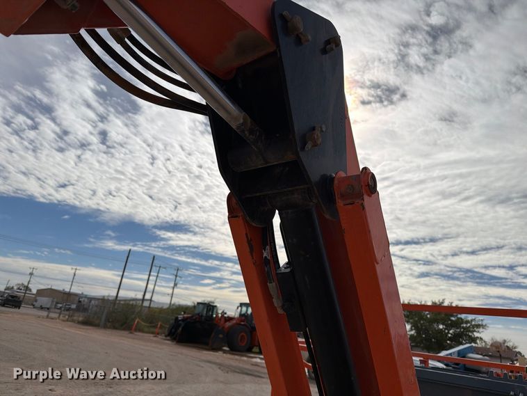 image for item FC0028 2014 JLG 660SJ boom lift