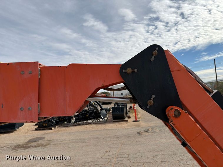 image for item FC0028 2014 JLG 660SJ boom lift