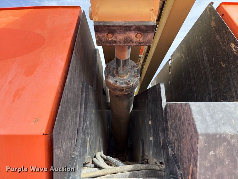 image for item FC0028 2014 JLG 660SJ boom lift