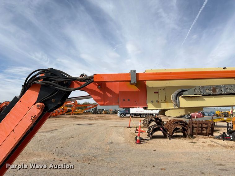 image for item FC0028 2014 JLG 660SJ boom lift