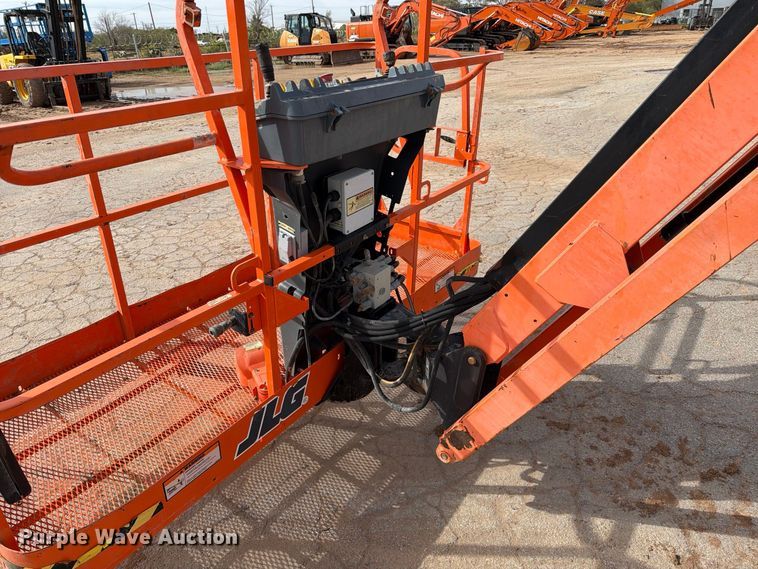 image for item FC0028 2014 JLG 660SJ boom lift