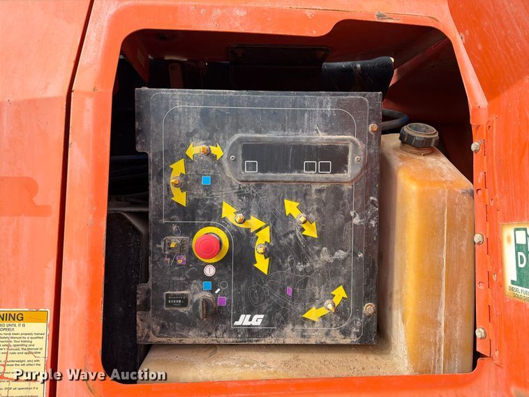 image for item FC0028 2014 JLG 660SJ boom lift