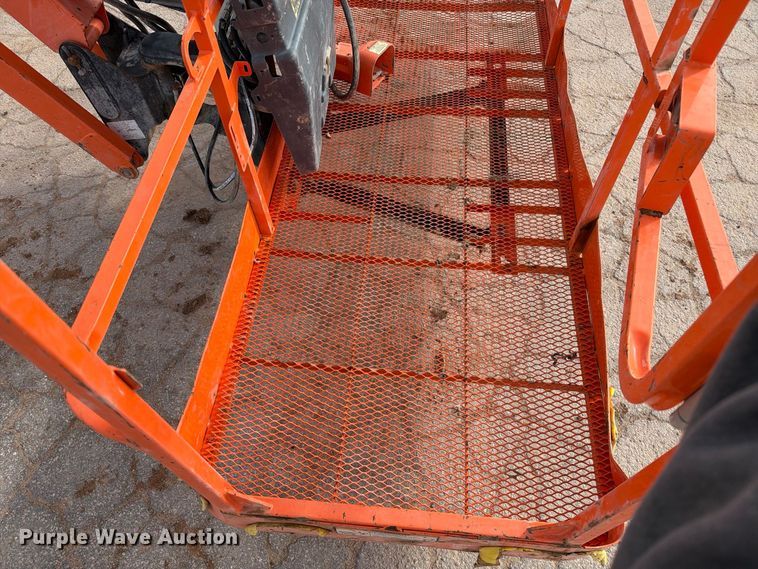 image for item FC0028 2014 JLG 660SJ boom lift