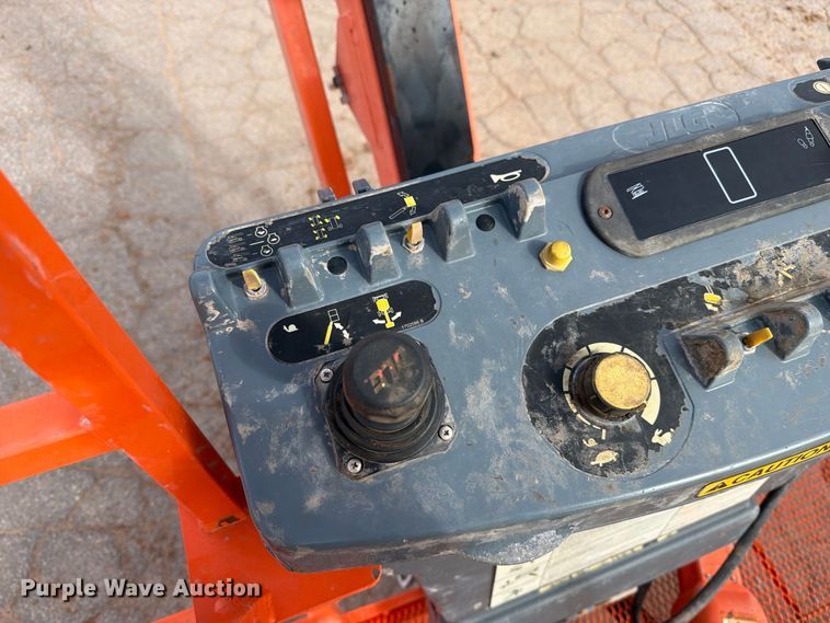 image for item FC0028 2014 JLG 660SJ boom lift