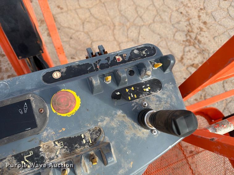 image for item FC0028 2014 JLG 660SJ boom lift
