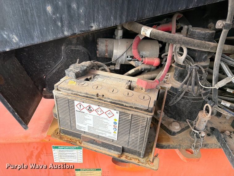 image for item FC0028 2014 JLG 660SJ boom lift