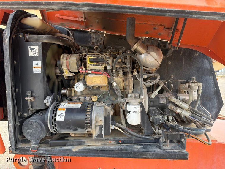 image for item FC0028 2014 JLG 660SJ boom lift