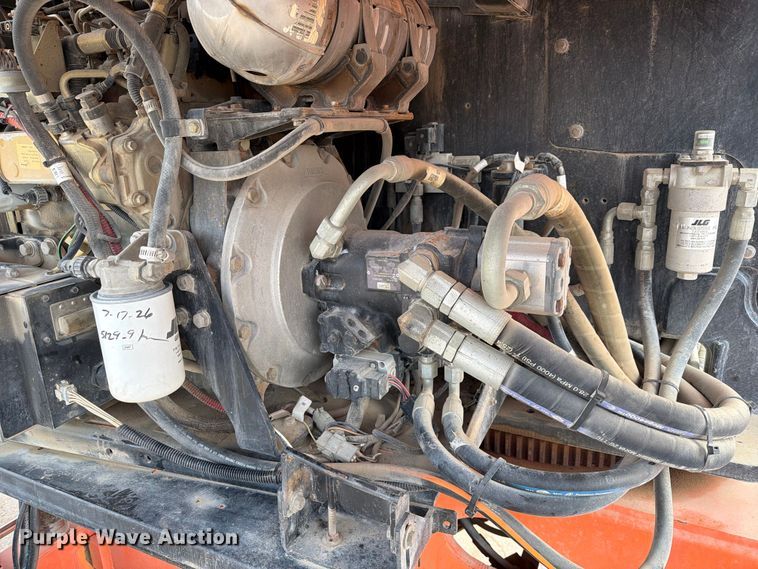 image for item FC0028 2014 JLG 660SJ boom lift