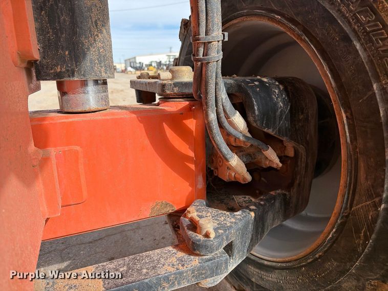 image for item FC0028 2014 JLG 660SJ boom lift