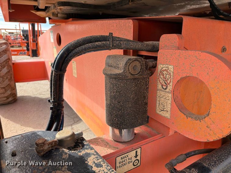 image for item FC0028 2014 JLG 660SJ boom lift