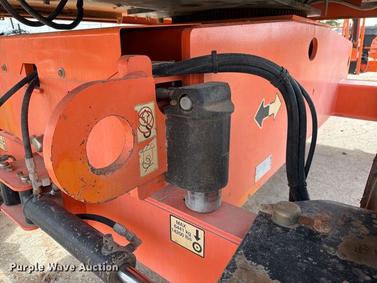 image for item FC0028 2014 JLG 660SJ boom lift