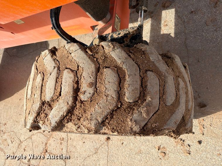 image for item FC0028 2014 JLG 660SJ boom lift