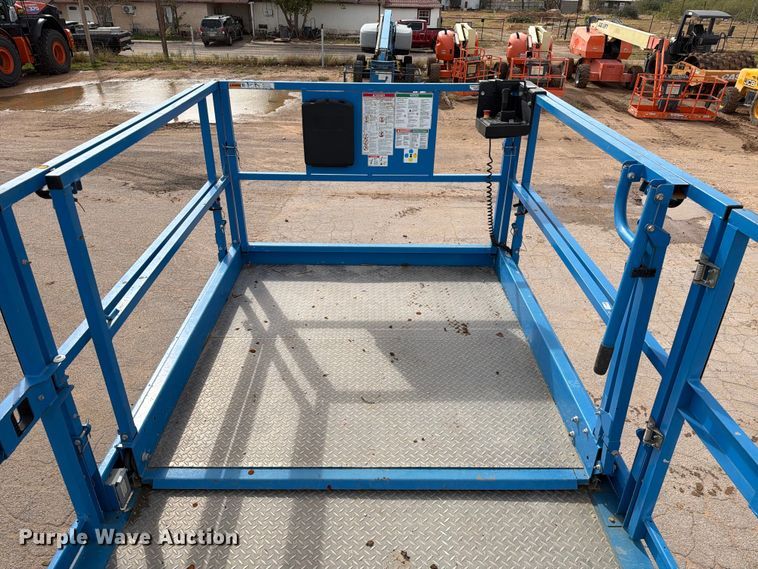 image for item FC0029 2020 Genie GS-4390 scissor lift