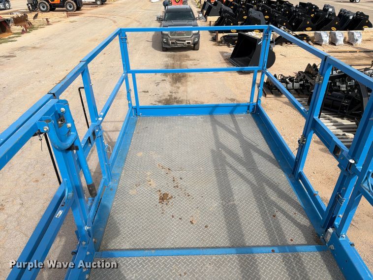 image for item FC0029 2020 Genie GS-4390 scissor lift