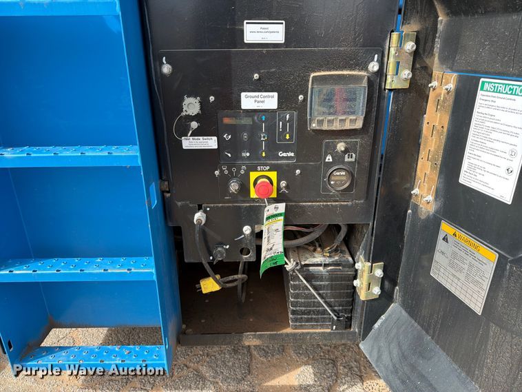 image for item FC0029 2020 Genie GS-4390 scissor lift