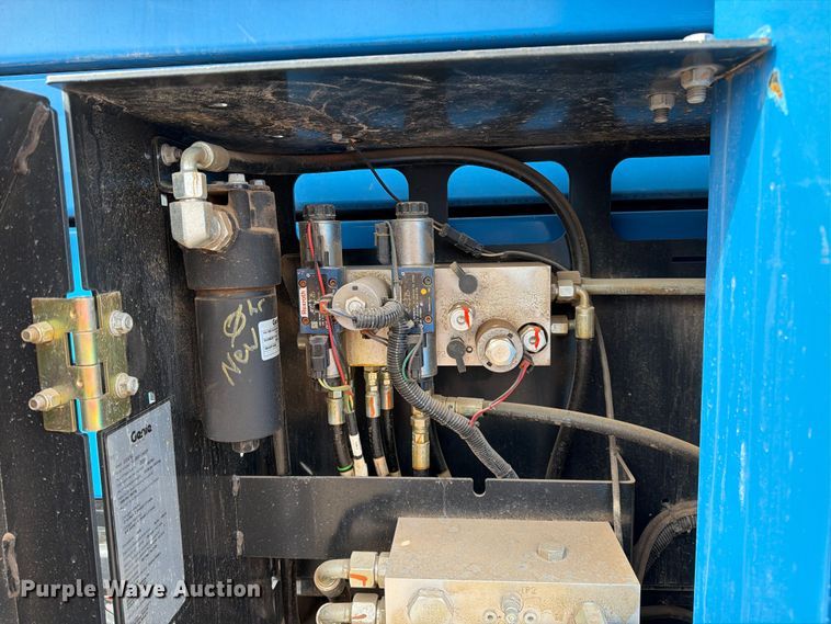 image for item FC0029 2020 Genie GS-4390 scissor lift
