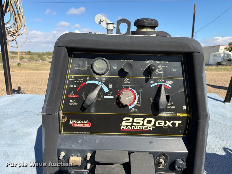 image for item FC0061 Lincoln Electric Ranger 250 GXT welder