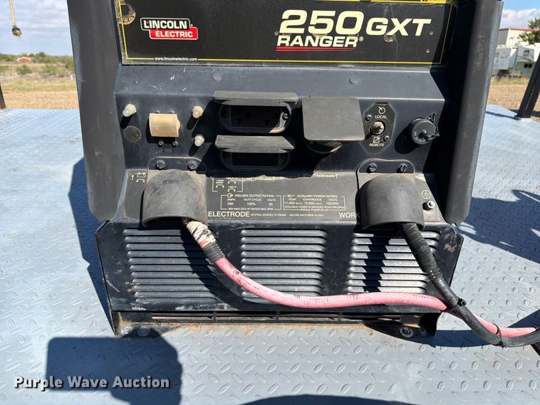 image for item FC0061 Lincoln Electric Ranger 250 GXT welder