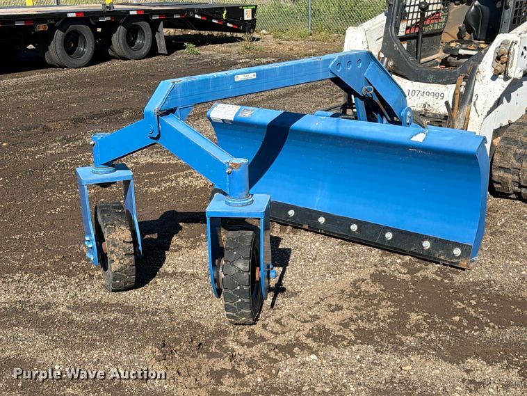 image for item FC0070 2021 Topcat SSSG72 skid steer grader