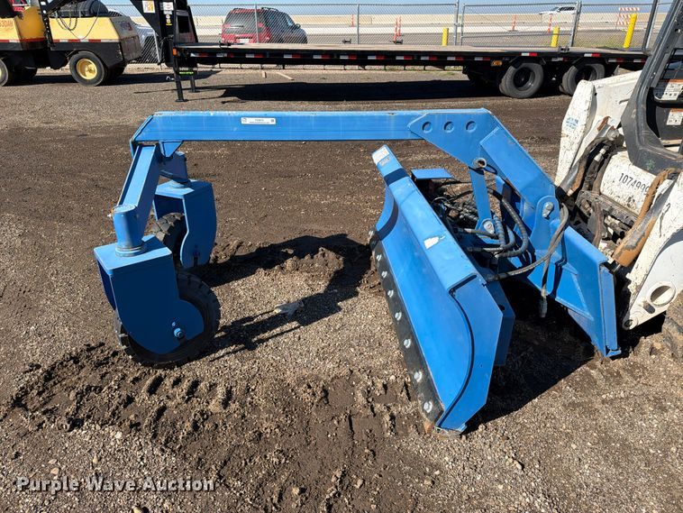 image for item FC0070 2021 Topcat SSSG72 skid steer grader