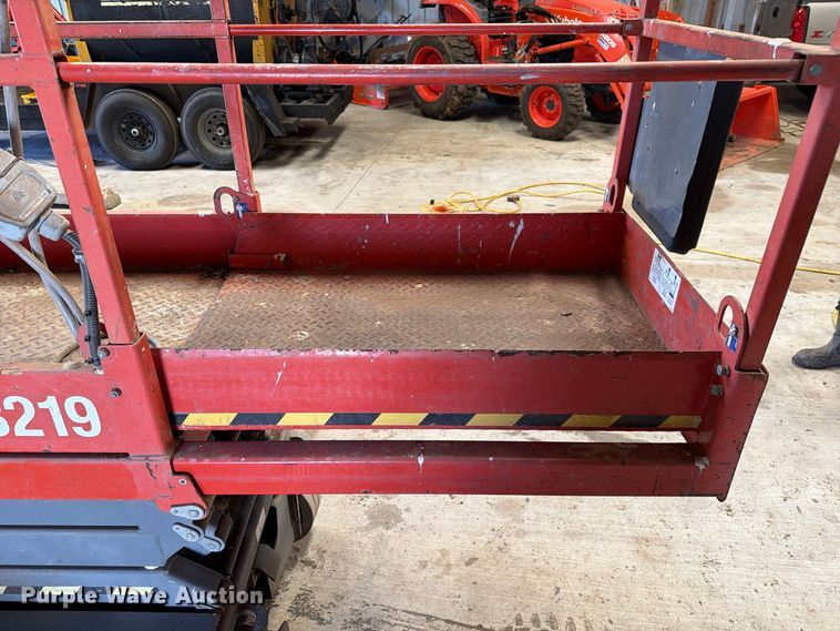 image for item FC0075 2015 Skyjack SJIII-3219 scissor lift